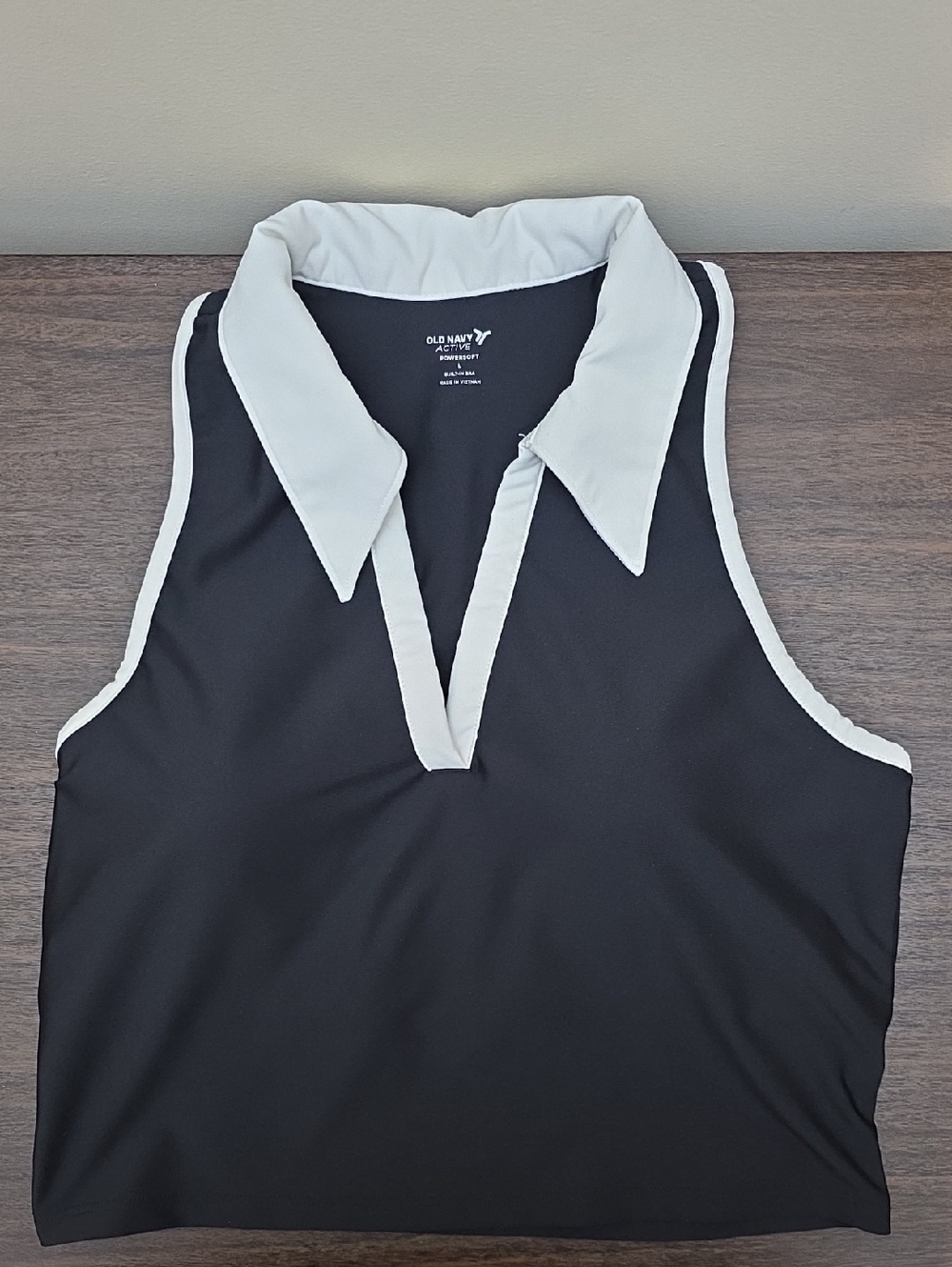 Old Navy Active Cropped Black & White Collared Top | Sporty Chic - Picture 2 of 6